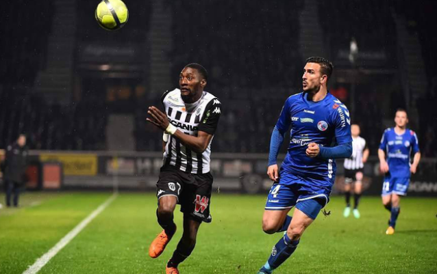 禁区内推射 禁区内推射