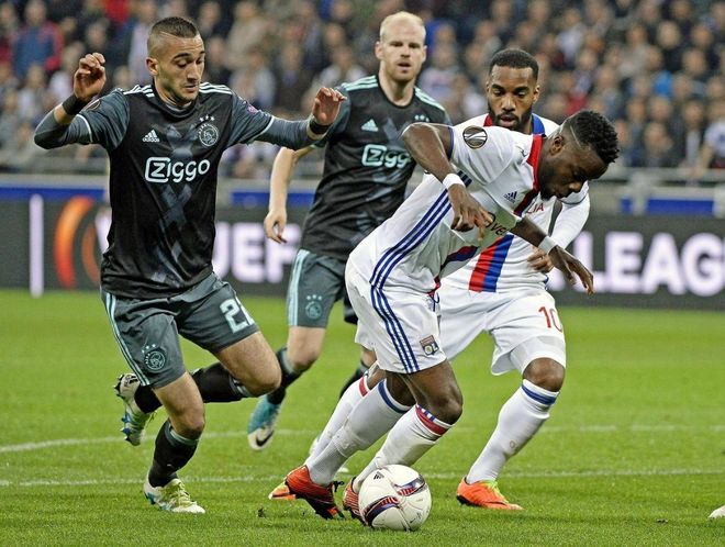 她凭借扎实 她凭借扎实