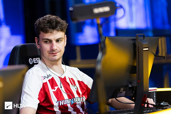 大的足球盛 大的足球盛