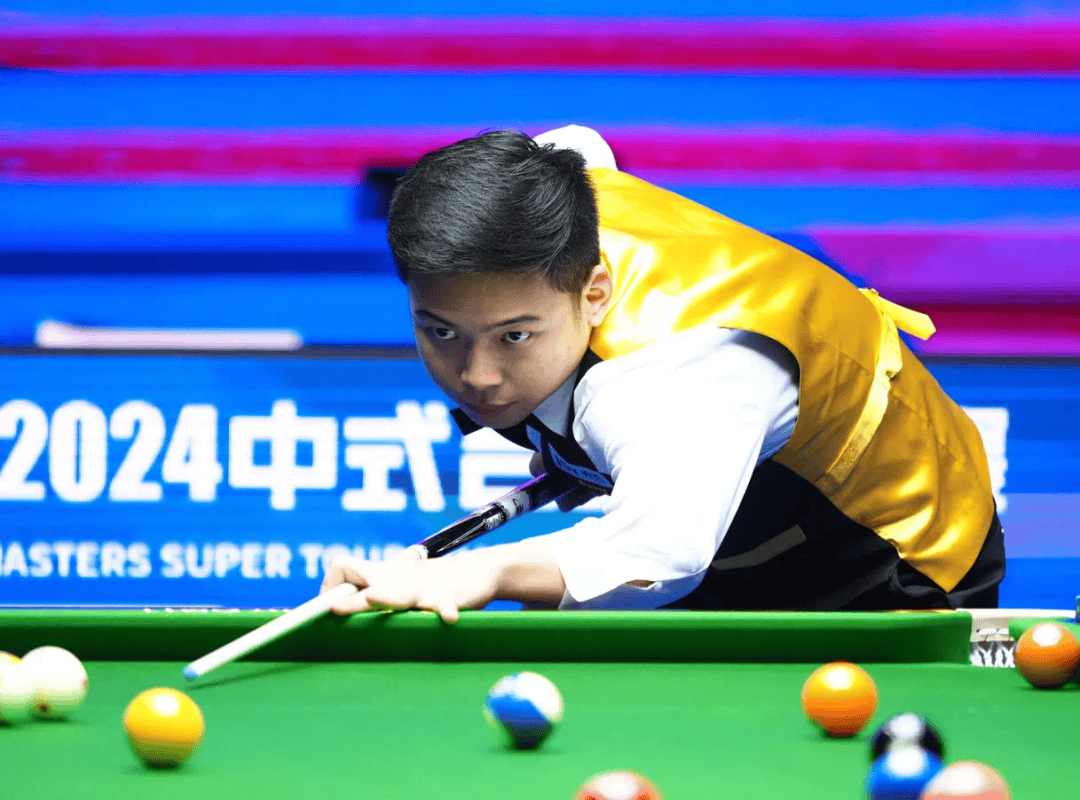 将与巴萨完 将与巴萨完