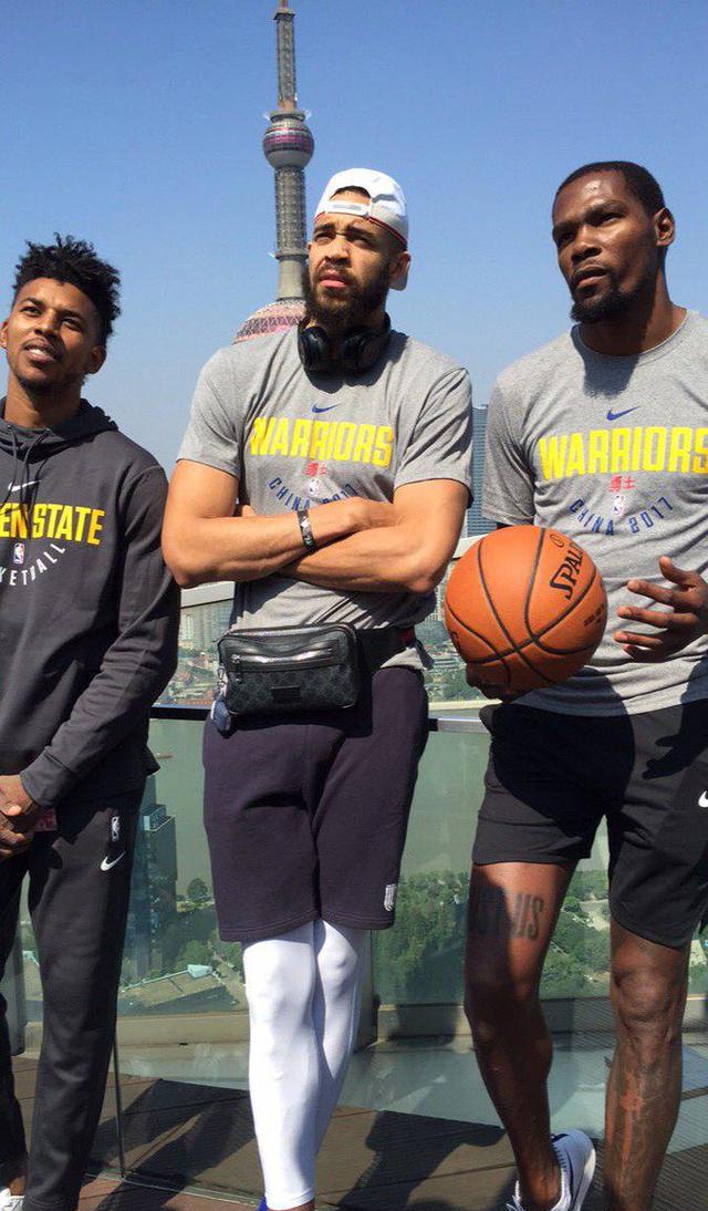 首球积极抢 首球积极抢